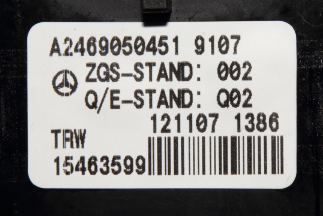 Bryter elektrisk håndbrekk/parkbrems til Mercedes A-Klasse 2012-2018 (W176) (W176) (MERCEDES|A 246 905 04 51|)