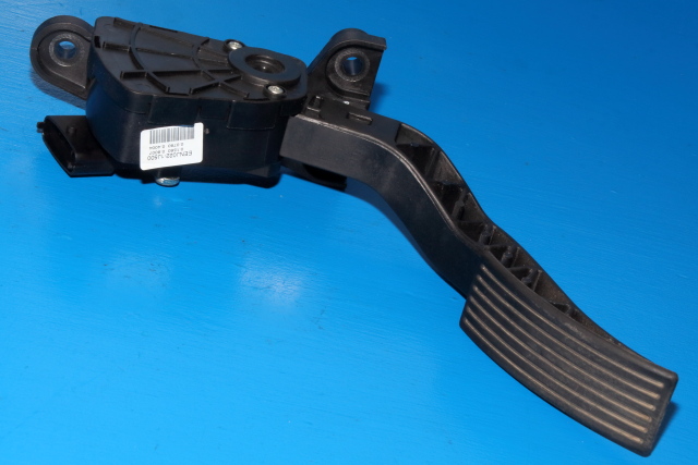 Pedal gass til Hyundai i20, 2009-2014 (Type I)  (HYUNDAI|35190-4A501)