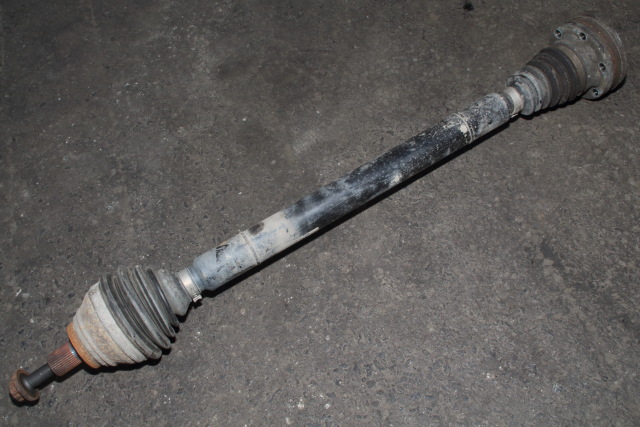 Drivaksel høyre foran, diesel/automat til VW Caddy, 2010-2015 (Type III, Fase 2) (VAG|1K0 407 272 PM)
