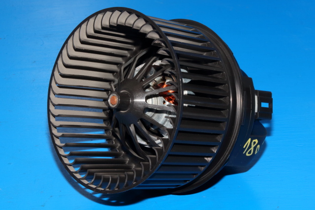 Varmeapparat motor til Ford Transit Connect, 2013-2018 Type II, Fase 1  (FORD|AV6N-18456-CA)