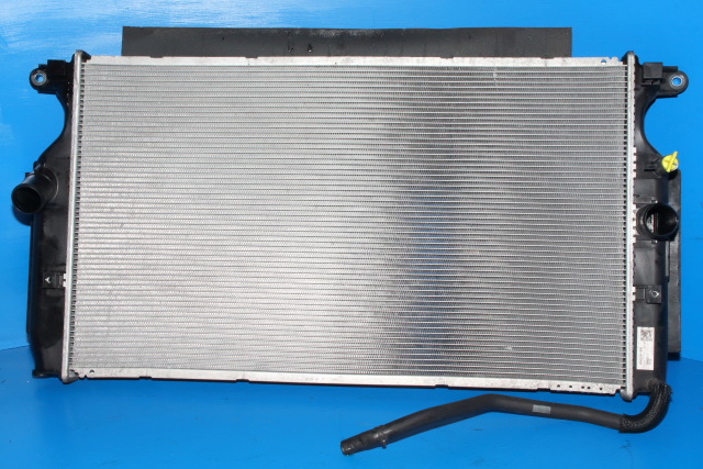 Radiator (manuell gir) til Toyota Avensis, 2015-2019 (Type III, Fase 2) (DENSO|422134-3082)