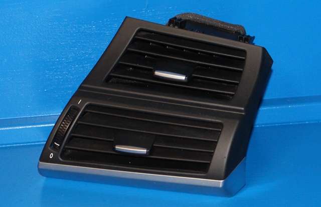 Dashbord friskluftdyse høyre til BMW X5, 2007-2013 (E70) (E70) (BMW|7 161 804)