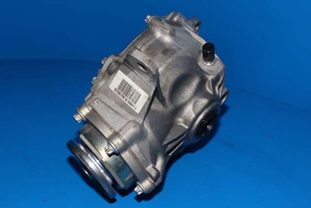 Kardang klokke foran til Mercedes GLK, 2008-2015 (X204) (X204) (MERCEDES|221 330 17 02)