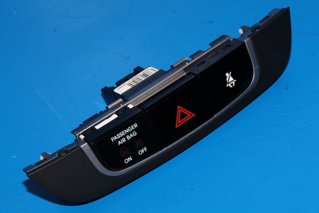 Bryter nødblink til Hyundai Ix35, 2010-2015 (HYUNDAI|84740-2S350)