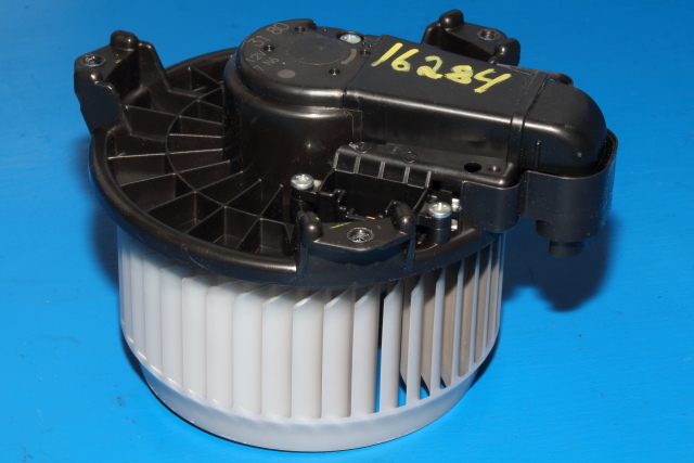 Varmeapparat motor til Toyota Verso-S, 2011-2015 (COMBI) (COMBI)
