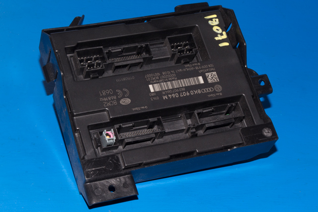 Styreenhet comfort (BCM) til Audi A4, 2007-2014 (Type IV) (B8) (B8) (VAG|8K0 907 064 M)