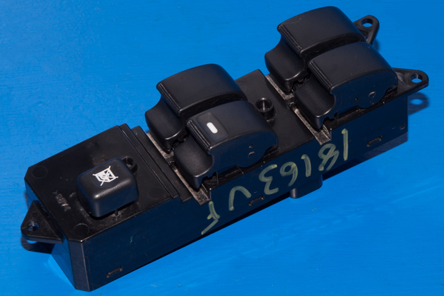 Bryter ruteheis førerdørspanel til Citroën C-Zero 2011-2020 (MITSUBISHI|MR587942|)