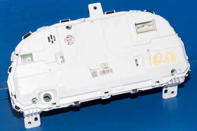 Instrumentpanel til Mitsubishi Outlander 2010-2012 (Type II, Fase 2)  (MITSUBISHI|8100B202|)