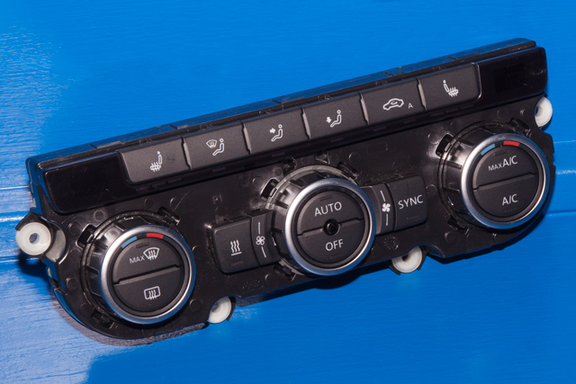 Varmeapparat betjening til VW Touran 2010-2015 (Type I, Fase 3) (HELLA|5HB 011 257-33|3AA 907 044 AJ|)