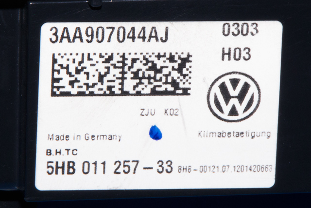 Varmeapparat betjening til VW Touran 2010-2015 (Type I, Fase 3) (HELLA|5HB 011 257-33|3AA 907 044 AJ|)