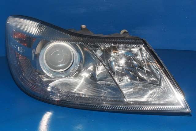 Frontlykt høyre halogen til Škoda Octavia, 2009-2013 (Type II, Fase 2)  (HELLA|1EL 247 052-02)