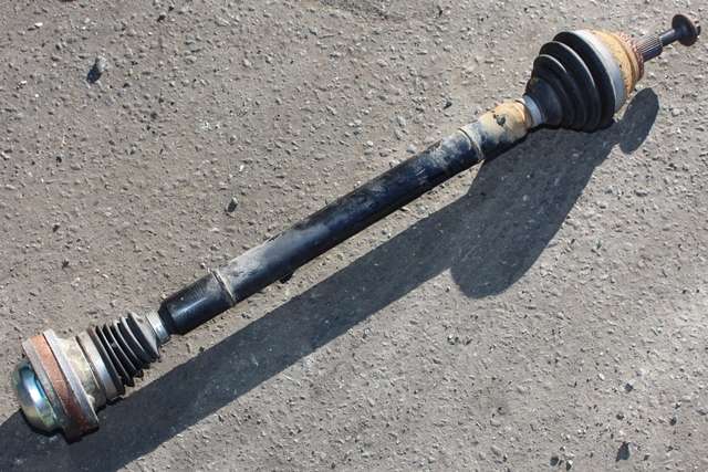 Drivaksel høyre foran, diesel/automat til VW Caddy 2010-2015 (Type III, Fase 2) (VAG|1K0 407 272 PM|)