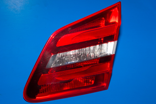 Baklykt høyre indre til Mercedes B-Klasse, 2011-2018 (W246) (W246) (MERCEDES|A 246 906 64 00)