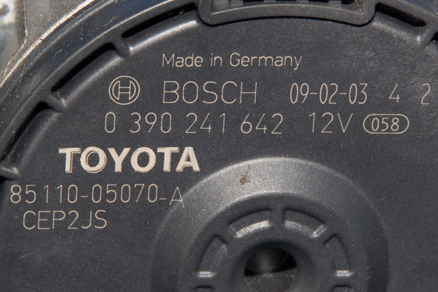 Viskermotor frontrute komplett m/overføring til Toyota Avensis 2009-2015 (Type III, Fase 1)  (BOSCH|0 390 241 642|85110-05070-A|)