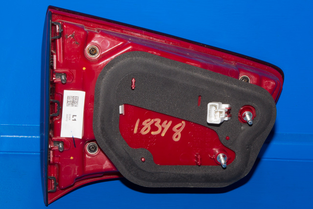 Baklykt høyre indre til Kia Sportage 2010-2016 (Type III)  (KIA|92406-3W610|)
