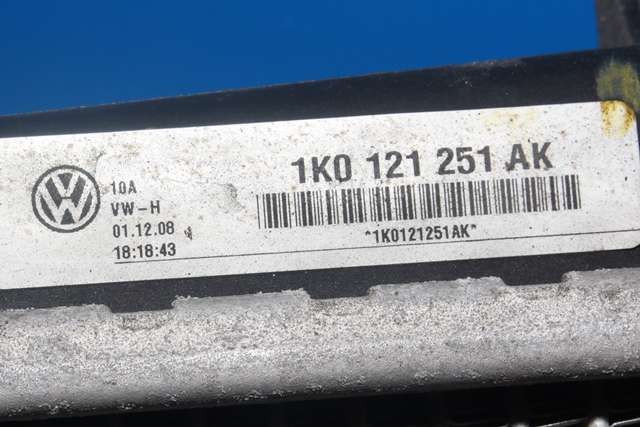 Radiator (manuell gir) til Škoda Octavia 2009-2013 (Type II, Fase 2) (VAG|1K0 121 251 AK|)