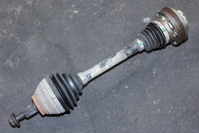 Drivaksel venstre foran, diesel/manuell til VW Caddy 2010-2015 (Type III, Fase 2) (VAG|2K3 407 271 B|)