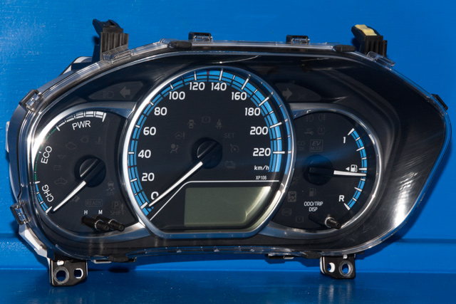 Instrumentpanel til Toyota Yaris, 2014-2020 (Type III, Fase 2)  (DENSO|157560-7773)