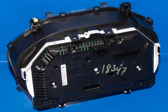 Instrumentpanel til Toyota Yaris 2014-2020 (Type III, Fase 2)  (DENSO|157560-7773|83800-0U390|)