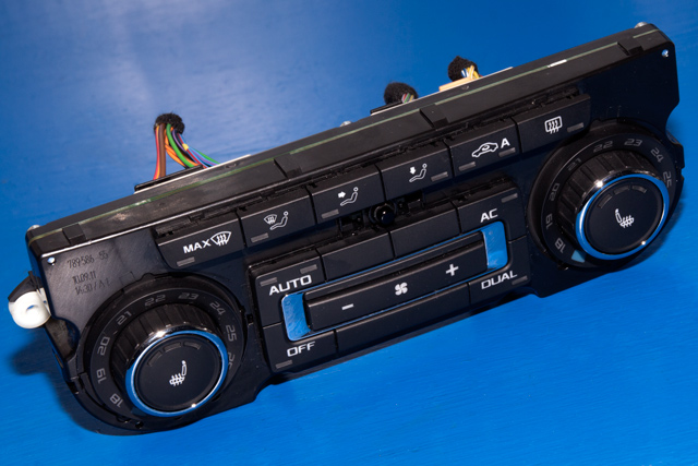 Varmeapparat betjening til Škoda Yeti 2009-2013 (Fase 1) (HELLA|5HB 009 749-75|3T0 907 044 BL|)