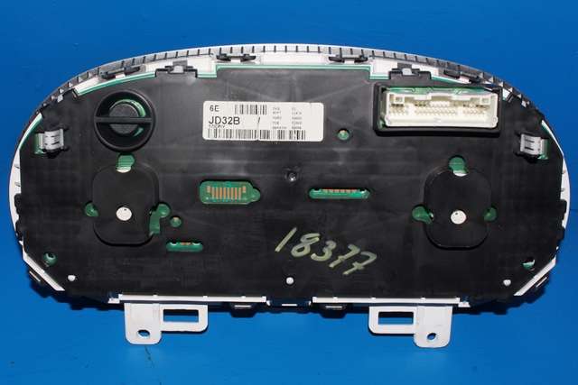 Instrumentpanel til Nissan Qashqai 2007-2010 (Type I, Fase 1)  (NISSAN|JD32B|)