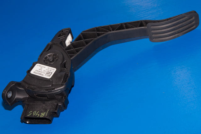 Pedal gass til Volvo S60, 2010-2014 (Type II, Fase 1)  (HELLA|6PV 010 834-16)