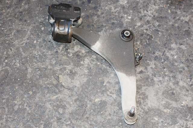 Bærebru høyre foran nedre til Volvo S60, 2010-2014 (Type II, Fase 1)  
