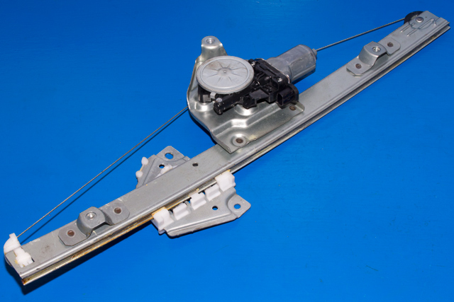 Ruteheis høyre foran til Suzuki Grand Vitara 2005-2015 (Type III) (DENSO|262100-3520|83430-65J00|)