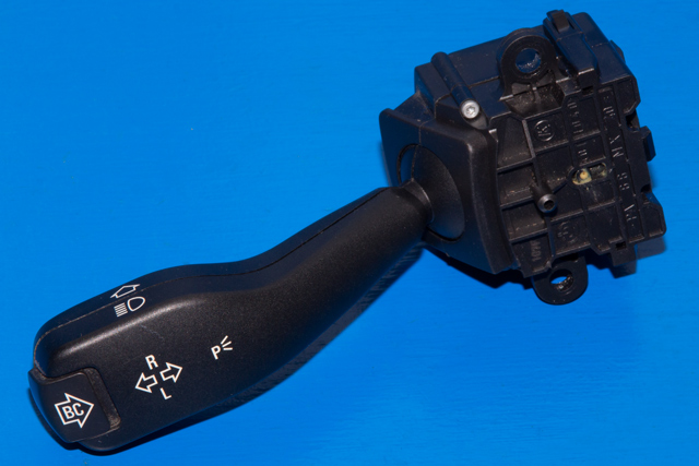 Bryter blink til BMW X3, 2007-2010 (Fase 2) (E83) (E83) (LUK|01 1040 10-25)