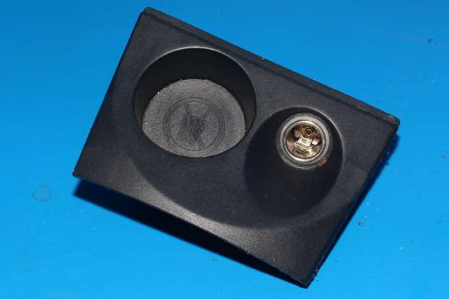 Dashbord koppholder til Mitsubishi Outlander, 2007-2010 (Type II, Fase 1) (MITSUBISHI|8011A077)