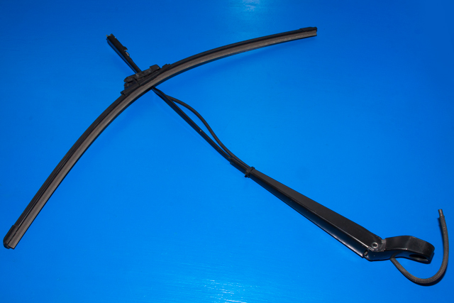 Viskerarm frontrute høyre til Mercedes Vito/Viano 2010-2014 (Fase 2) (W639) (W639) (MERCEDES|A 639 820 08 44|)