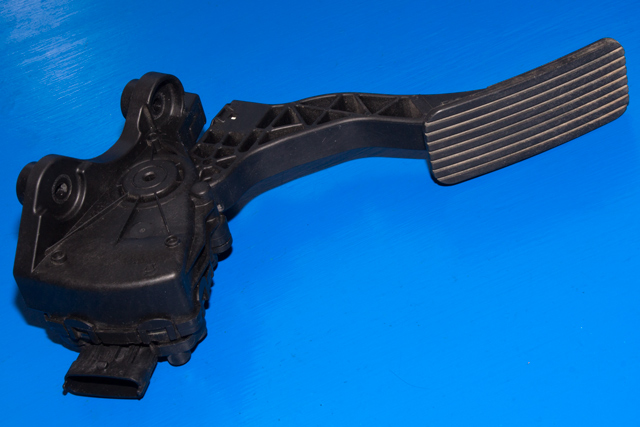 Pedal gass til Hyundai i30 2007-2012 (Type I) (HYUNDAI|10042-5J1020|)