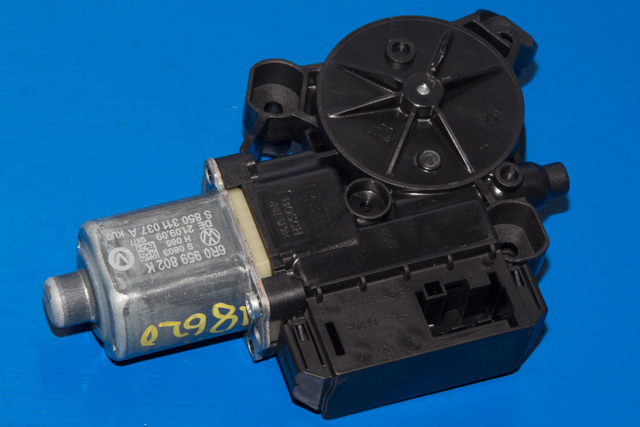 Ruteheis, kun motor, høyre foran til VW Polo 2009-2014 (Type V, Fase 1) (VAG|6R0 959 802 K|)