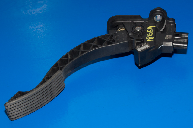 Pedal gass til Mitsubishi Outlander 2012-2015 (Type III, Fase 1) (MITSUBISHI|1600A116|)