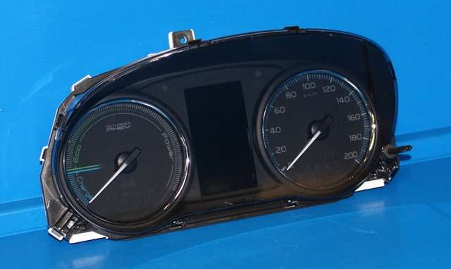 Instrumentpanel til Mitsubishi Outlander 2012-2015 (Type III, Fase 1) (MITSUBISHI|8100C385|)