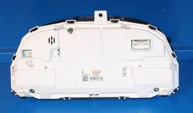 Instrumentpanel til Mitsubishi Outlander 2012-2015 (Type III, Fase 1) (MITSUBISHI|8100C385|)