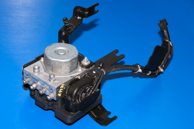 ABS sentral til Renault Zoe 2013-2019 (Fase 1) (RENAULT|4766 09473R|)