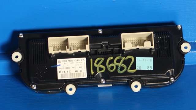 Varmeapparat betjening til VW Golf, Plus/Cross 2009-2013 (Fase 2)  (HELLA|5HB 009 746-81|5K0 907 044 EA|)