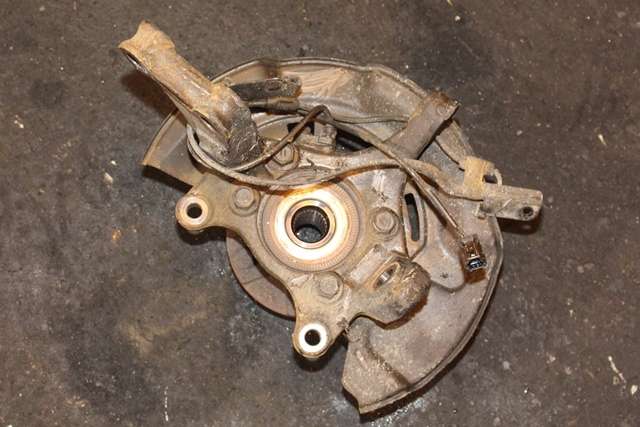 Hjulspindel høyre foran til Toyota RAV4 2006-2009 (Type III, Fase 1)  