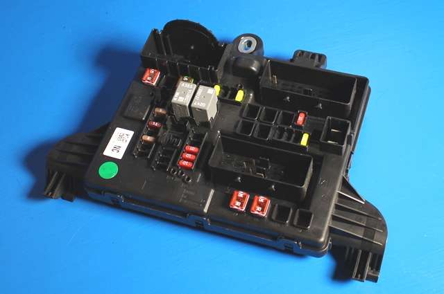 Sikringsboks til Opel Insignia A 2009-2014  (GM|13 277 319|)
