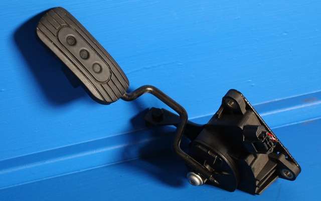 Pedal gass til Nissan E-NV200, 2014-->>  (NISSAN|18002-BJ91A)
