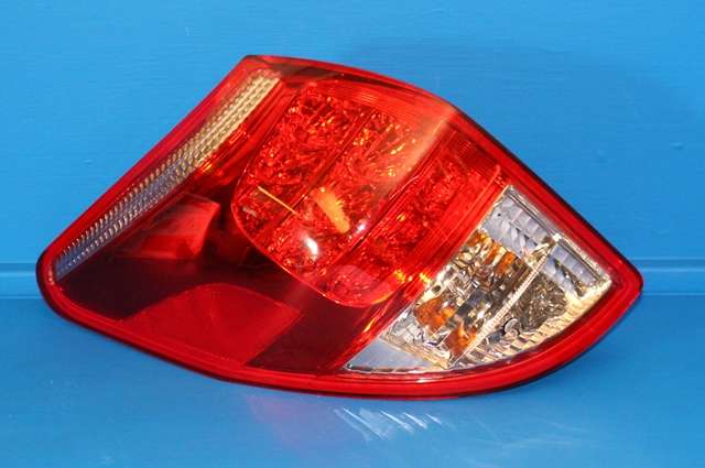 Baklykt venstre til Toyota RAV4 2006-2009 (Type III, Fase 1)