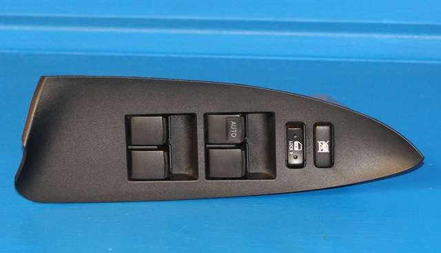 Bryter ruteheis førerdørspanel til Toyota RAV4 2006-2009 (Type III, Fase 1)