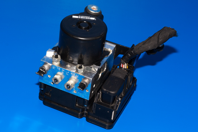 ABS sentral til Volvo V70, 2007-2013 (Type III, Fase 1)  (VOLVO|P31329139)