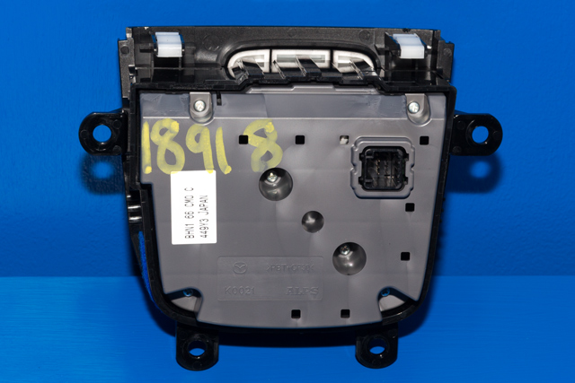 Bilstereo diverse til Mazda 3 2013-2016 (Type III, Fase 1) (MAZDA|BHN1-66-CMOC|)