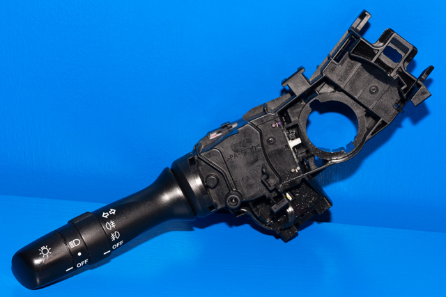 Bryter blink til Toyota Hilux, 2006-2011 (TOYOTA|17F017-52170)