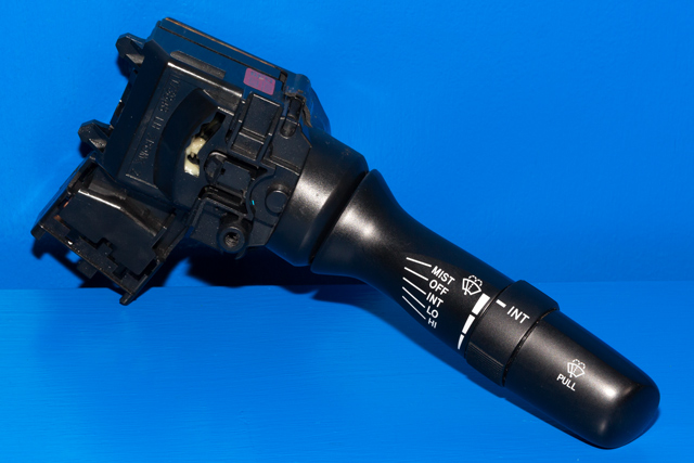 Bryter visker til Toyota Hilux, 2006-2011 (TOYOTA|17F273-06220)