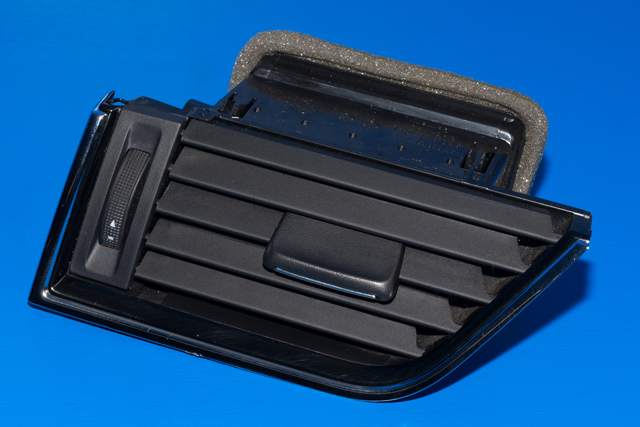 Dashbord friskluftdyse venstre til Škoda Octavia, 2013-2016 (Type III, Fase 1) (VAG|5E0 819 701 C)