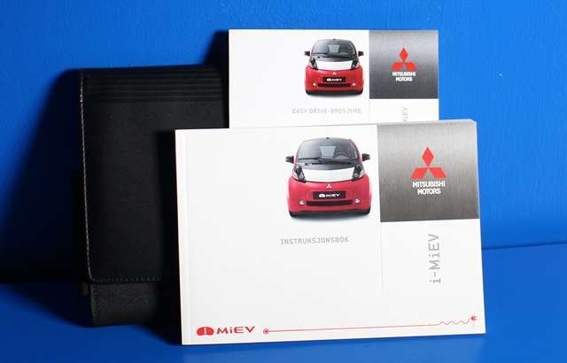 Instruksjonsbok til Mitsubishi i-MiEV, 2010-->>  