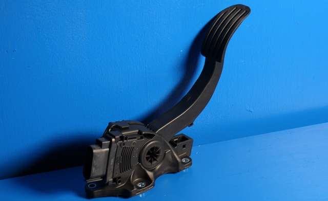 Pedal gass til Volvo V70, 2007-2013 (Type III, Fase 1)  (HELLA|6PV 010 834-00)